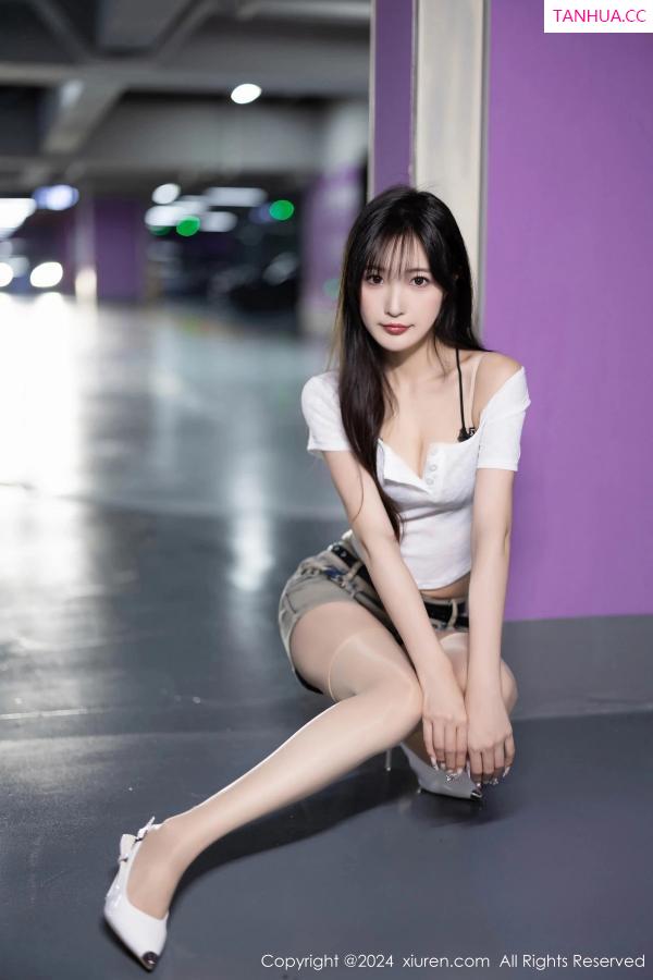 林星阑  [XiuRen]高清写真图 2024.05.08 No.8504 林星阑 停车场美腿第8张图片